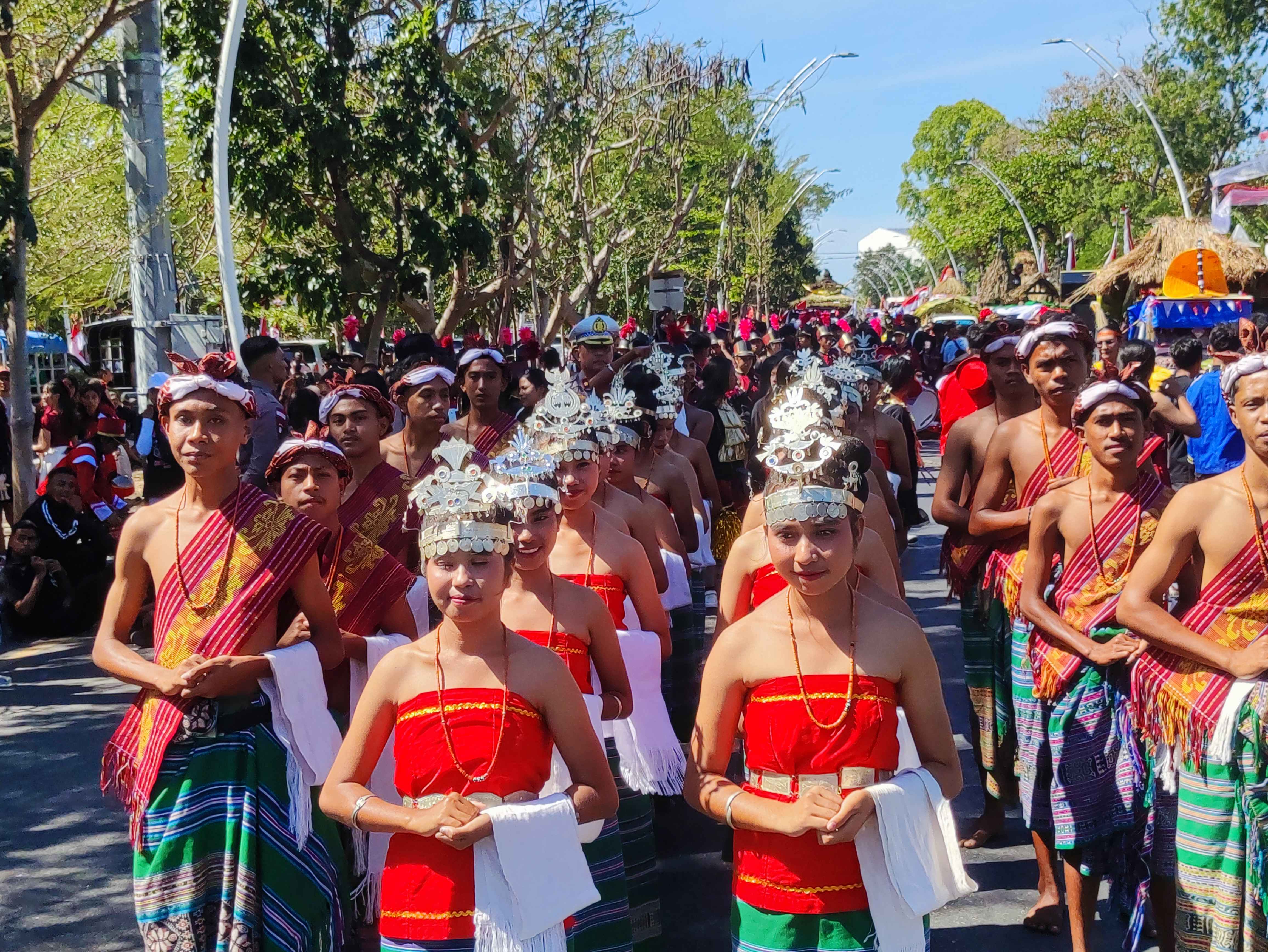 Kirab Budaya NTT Bagaya: Warnawarni Tradisi dan Ekonomi Kreatif di Jalan Kupang